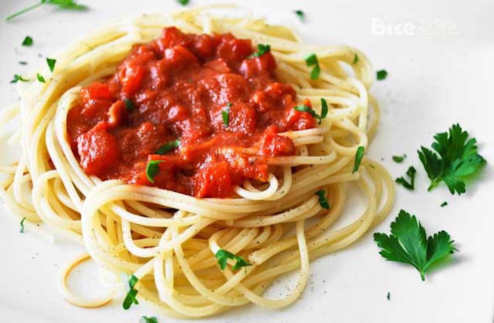 SPAGHETTI ze świeżymi pomidorami