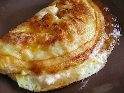 Omlet z konfiturą morelową